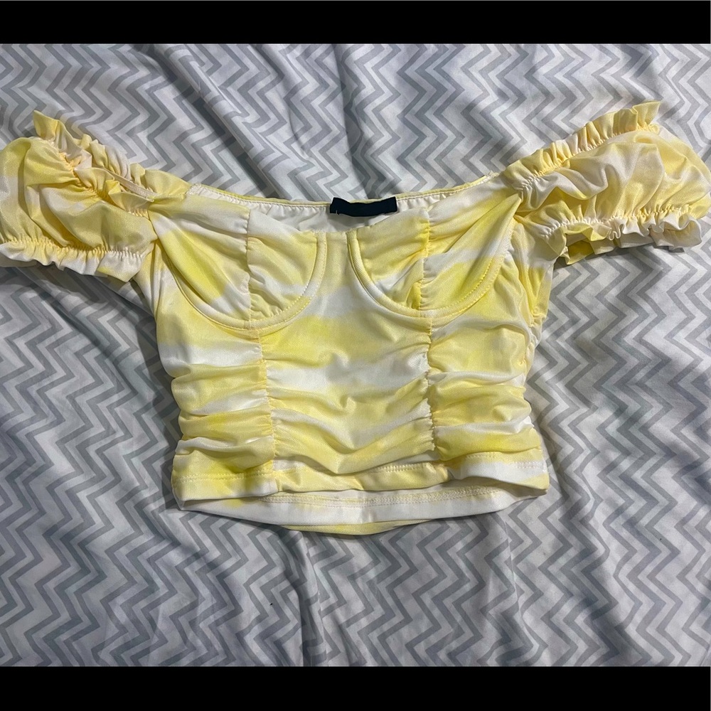 Off shoulder summer crop